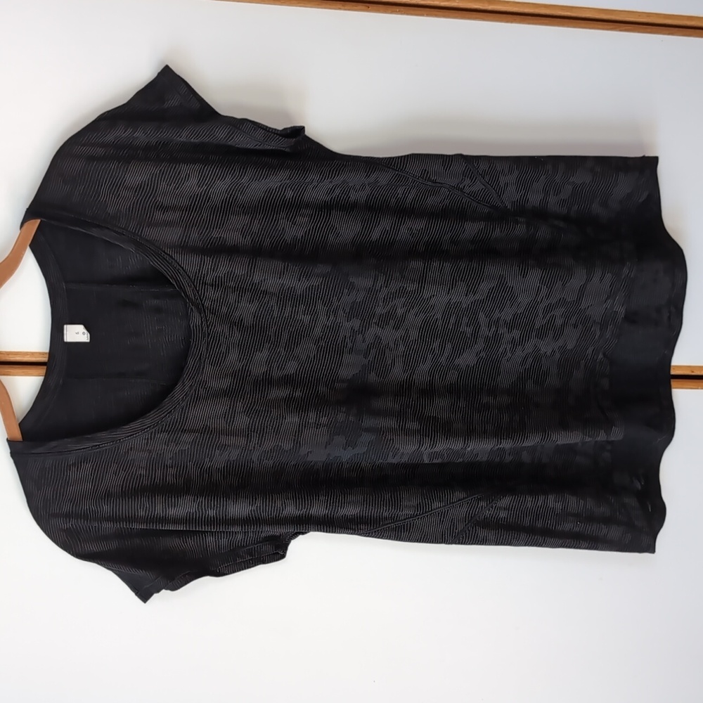 Lululemon Miles Ahead Short Sleeve 6 Black Camo